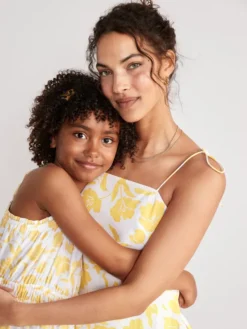 Old Navy Sleeveless Square-Neck Mini Dress For Women -LuxeWear Sales Store https3A2F2Foldnavy.gapcanada.ca2Fwebcontent2F00532F3642F7872Fcn53364787.jpg 640x