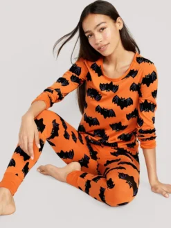 Old Navy Matching Halloween Print Pajama Set For Women -LuxeWear Sales Store https3A2F2Foldnavy.gapcanada.ca2Fwebcontent2F00532F6102F1912Fcn53610191.jpg 640x