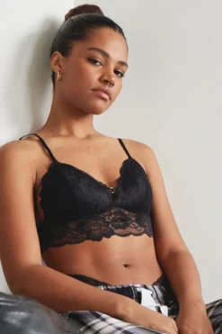 Ardene Lightly Lined All Lace Bralette In | Size | Nylon/Spandex