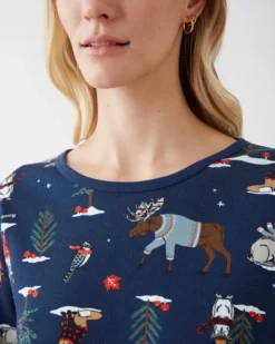 Womens Winter Wonderland Pajama Top -LuxeWear Sales Store https3A2F2Fwww.roots .com2Fdw2Fimage2Fv22FBGGS PRD2Fon2Fdemandware.static2F 2FSites roots master catalog2Fdefault2Fdw801430b62Fimages2F38180060 C45 e.jpg3Fsw3D120026sh3D120026sm3Dfit 640x