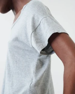 Restore Scoop Neck Top -LuxeWear Sales Store https3A2F2Fwww.roots .com2Fdw2Fimage2Fv22FBGGS PRD2Fon2Fdemandware.static2F 2FSites roots master catalog2Fdefault2Fdw8901f03b2Fimages2F38180051 004 g.jpg3Fsw3D120026sh3D120026sm3Dfit 640x