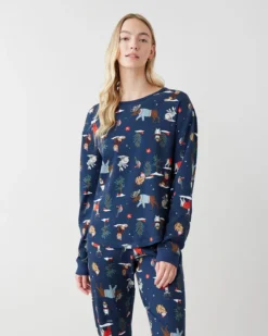 Womens Winter Wonderland Pajama Top -LuxeWear Sales Store https3A2F2Fwww.roots .com2Fdw2Fimage2Fv22FBGGS PRD2Fon2Fdemandware.static2F 2FSites roots master catalog2Fdefault2Fdwa43ad61f2Fimages2F38180060 C45 a.jpg3Fsw3D120026sh3D120026sm3Dfit 640x